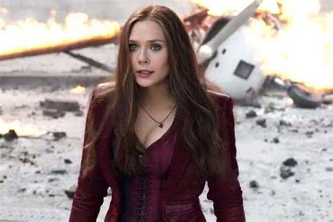 elizabeth olsen boob|Elizabeth Olsen isn’t happy her boobs are on show in Avengers。